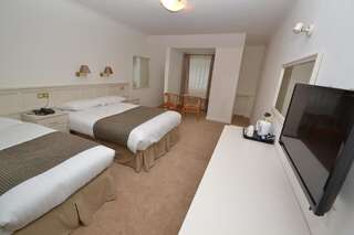 Отель Bay View Hotel Киллибегс Двухместный номер с 1 кроватью или 2 отдельными кроватями и видом на море-1